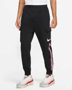 Pantalon Nike Sportswear Repeat - Noir/Rose/Blanca