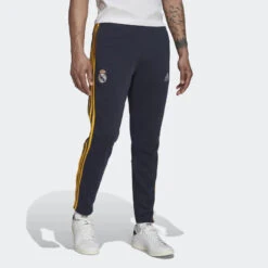 Pantalon De SurvĂȘtement Real Madrid 3 Stripes 2022/2023 - Bleu/Jaune