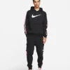 Survêtement Nike Sportswear Repeat - Noir/Blanc/Rosea